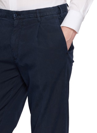  - EQUIL - Pleated Tapered Pants
