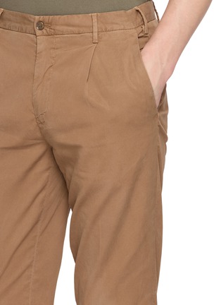  - EQUIL - Pleated Tapered Pants