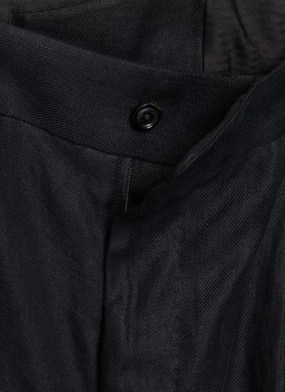 Detail View - Click To Enlarge - TOMORROWLAND - Back Belt Pleated Linen Shorts