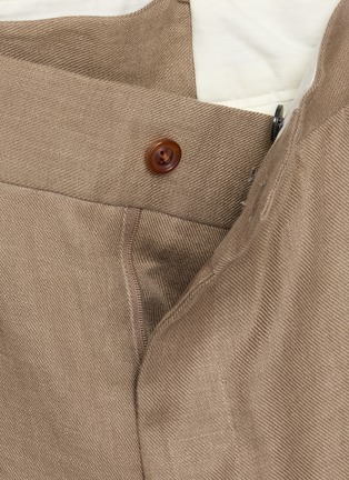 Detail View - Click To Enlarge - TOMORROWLAND - Back Belt Pleated Linen Shorts