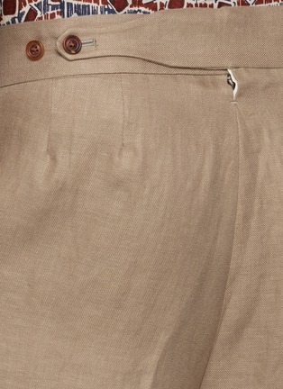  - TOMORROWLAND - Back Belt Pleated Linen Shorts