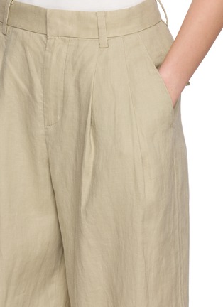  - MO&CO. - Pleated Front Pants