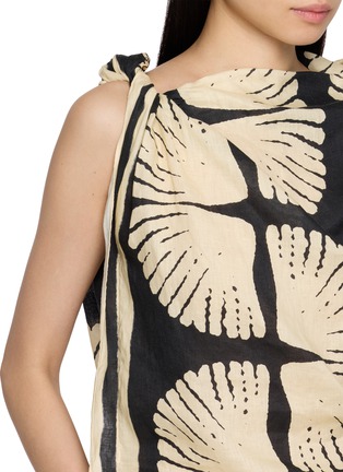  - EDITION - Sleeveless Scarf Knotted Printed Top