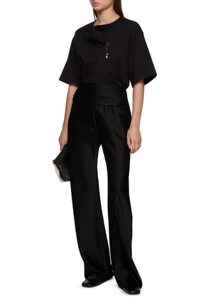 Figure View - Click To Enlarge - CARVEN - Oversized 