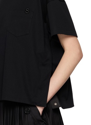  - SACAI - Embroidered Pocket Snap Button Side Slit T-Shirt