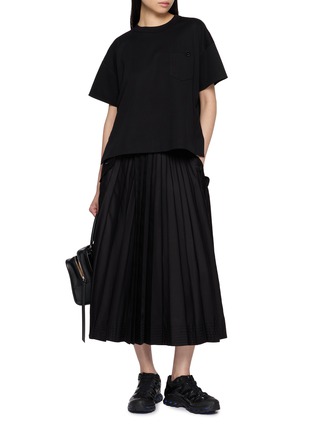 Figure View - Click To Enlarge - SACAI - Embroidered Pocket Snap Button Side Slit T-Shirt