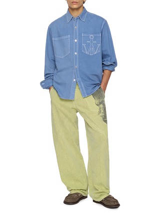 Figure View - Click To Enlarge - JW ANDERSON - Pixel Print Twisted Workwear Light Wash Jeans