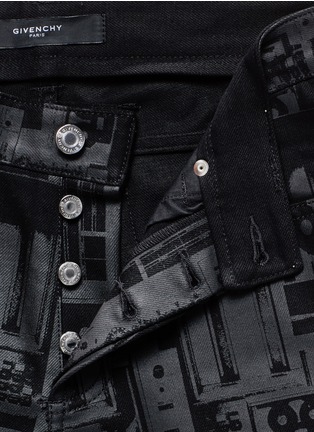Detail View - Click To Enlarge - GIVENCHY - Wax robot print jeans