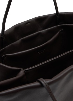 Detail View - Click To Enlarge - THE ROW - Large Cecily Leather Tote Bag