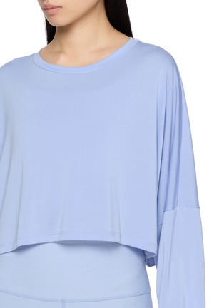  - BEYOND YOGA - Studio Luxe Cropped T-shirt