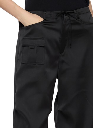  - THE LOOM - Mixed Pocket Cargo Pants