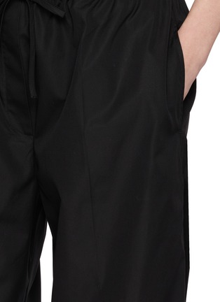  - TOTEME - Drawstring Gathered Hem Cotton Pants