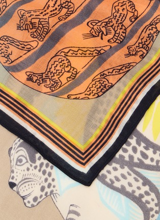 Detail View - Click To Enlarge - INOUI EDITIONS - Collectionneur Scarf