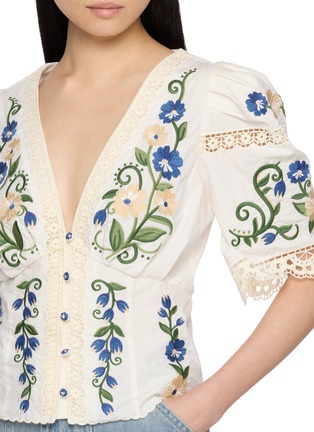  - FARM RIO - Floral Embroidered Blouse