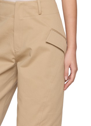  - THE LOOM - Spiral Line Flap Pocket Barrel Leg Pants