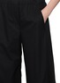  - THEORY - Cruve Elasticated Waistband Parachute Feather Chino Pants