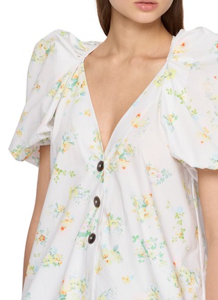  - KIKA VARGAS - Harpa Floral V-neck Top