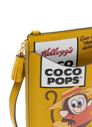 Detail View - Click To Enlarge - ANYA HINDMARCH - Coco Pops Leather Zip Phone Pouch