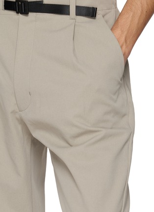  - GOLDWIN - One Tuck Tapered Stretch Pants