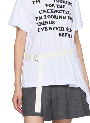  - SACAI - Cinched Waist Graphic T-shirt