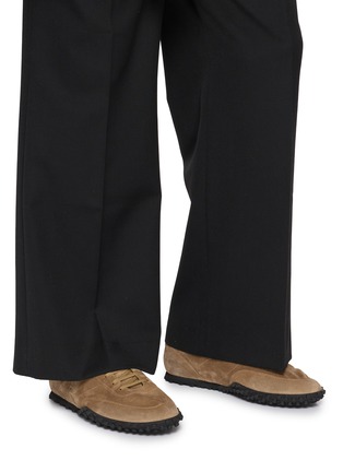 Figure View - Click To Enlarge - COMMON PROJECTS - Minimal Runner Seventy Suede Men's Sneakers