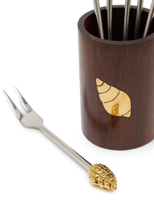 Detail View - Click To Enlarge - BATELA - Conch Shell Cocktail Skewer Set With Bucket