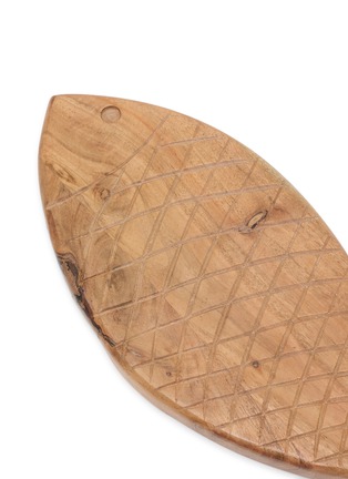 Detail View - Click To Enlarge - BATELA - Fish-Shaped Wooden Cutting Board