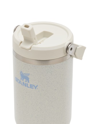 Detail View - Click To Enlarge - STANLEY - The IceFlow™ Flip Straw 2.0 Tumbler 30oz — Pale Stone Speckle