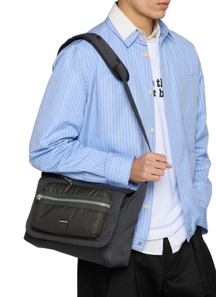 Figure View - Click To Enlarge - SACAI - Pocket Shoulder Bag