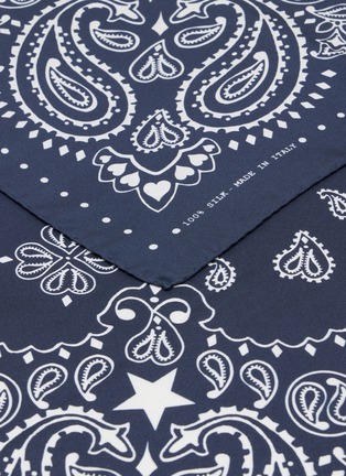 Detail View - Click To Enlarge - CALL IT BY YOUR NAME - Small Étoile Silk Bandana