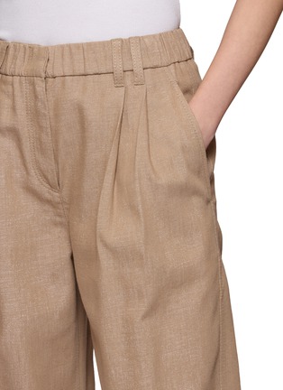  - BRUNELLO CUCINELLI - Double Pleat Elasticated Light Wash Denim Tapered Pants