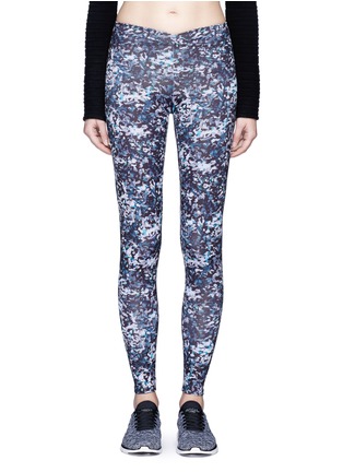 Main View - Click To Enlarge - LIVE THE PROCESS - 'V' abstract print performance leggings