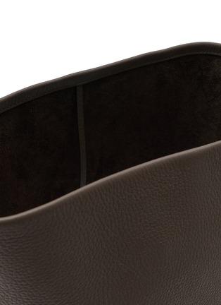 Detail View - Click To Enlarge - THE ROW - Medium N/S Park Leather Tote Bag