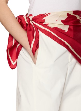  - EENK - Rose Printed Silk Scarf