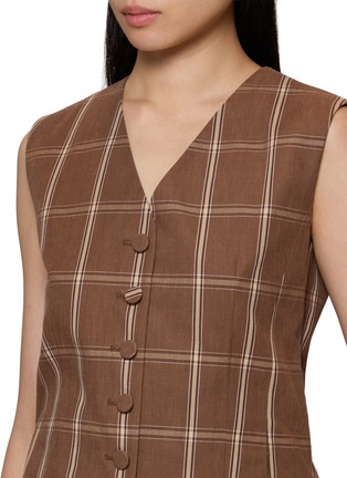  - EENK - Classic Checkered Tailored Vest