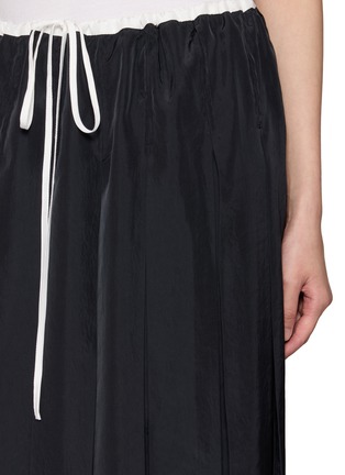  - EENK - Drawstring Waistband Pleated Midi Skirt