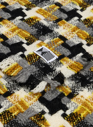 Detail View - Click To Enlarge - KIJINOKANOSEI - Kojika Woven Scarf