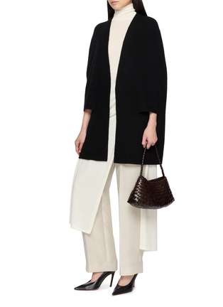 Figure View - Click To Enlarge - GIA STUDIOS - Lebaron Cape