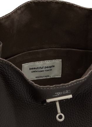 Detail View - Click To Enlarge - BEAUTIFUL PEOPLE - Large Bandage Handle Shrink Leather Market Bag