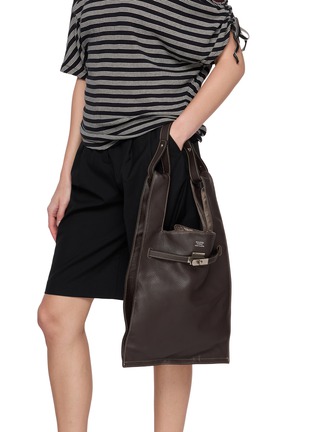 Front View - Click To Enlarge - BEAUTIFUL PEOPLE - Large Bandage Handle Shrink Leather Market Bag
