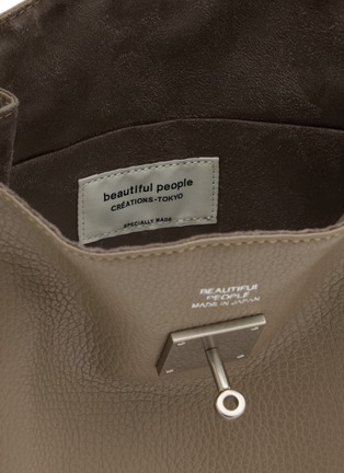Detail View - Click To Enlarge - BEAUTIFUL PEOPLE - Large Bandage Handle Shrink Leather Market Bag