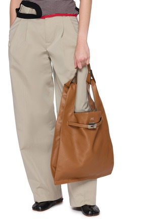Figure View - Click To Enlarge - BEAUTIFUL PEOPLE - Extra Large Bandage Handle Shrink Leather Market Bag