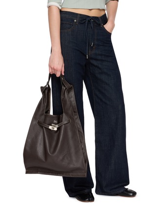 Figure View - Click To Enlarge - BEAUTIFUL PEOPLE - Extra Large Bandage Handle Shrink Leather Market Bag