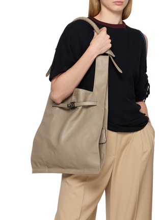 Figure View - Click To Enlarge - BEAUTIFUL PEOPLE - Extra Large Bandage Handle Shrink Leather Market Bag