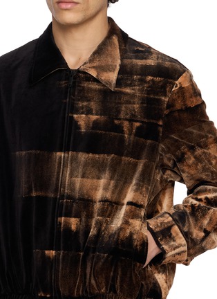  - TAAKK - Gradient Zip-Up Velvet Jacket