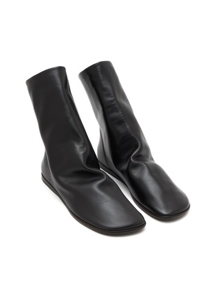 Detail View - Click To Enlarge - LEMAIRE - Glove Flat Shiny Leather Ankle Boots