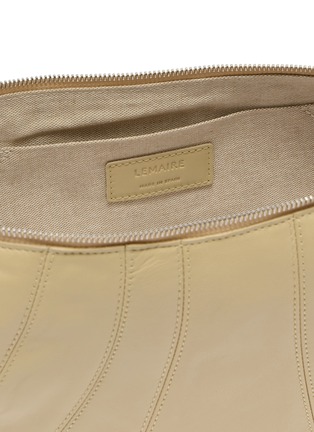 Detail View - Click To Enlarge - LEMAIRE - Medium Croissant Leather Bag