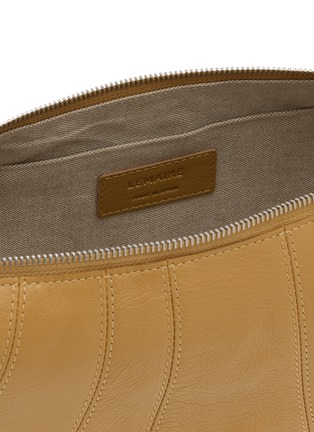 Detail View - Click To Enlarge - LEMAIRE - Medium Croissant Leather Bag