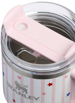 Detail View - Click To Enlarge - STANLEY - The Quencher H2.0 FlowState™ Tumbler 20oz — Pink Starry Stripes