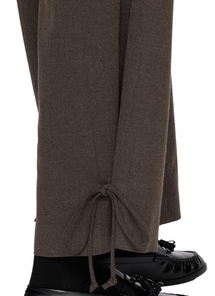  - EPINGLER - Pleated Ribbon Pants